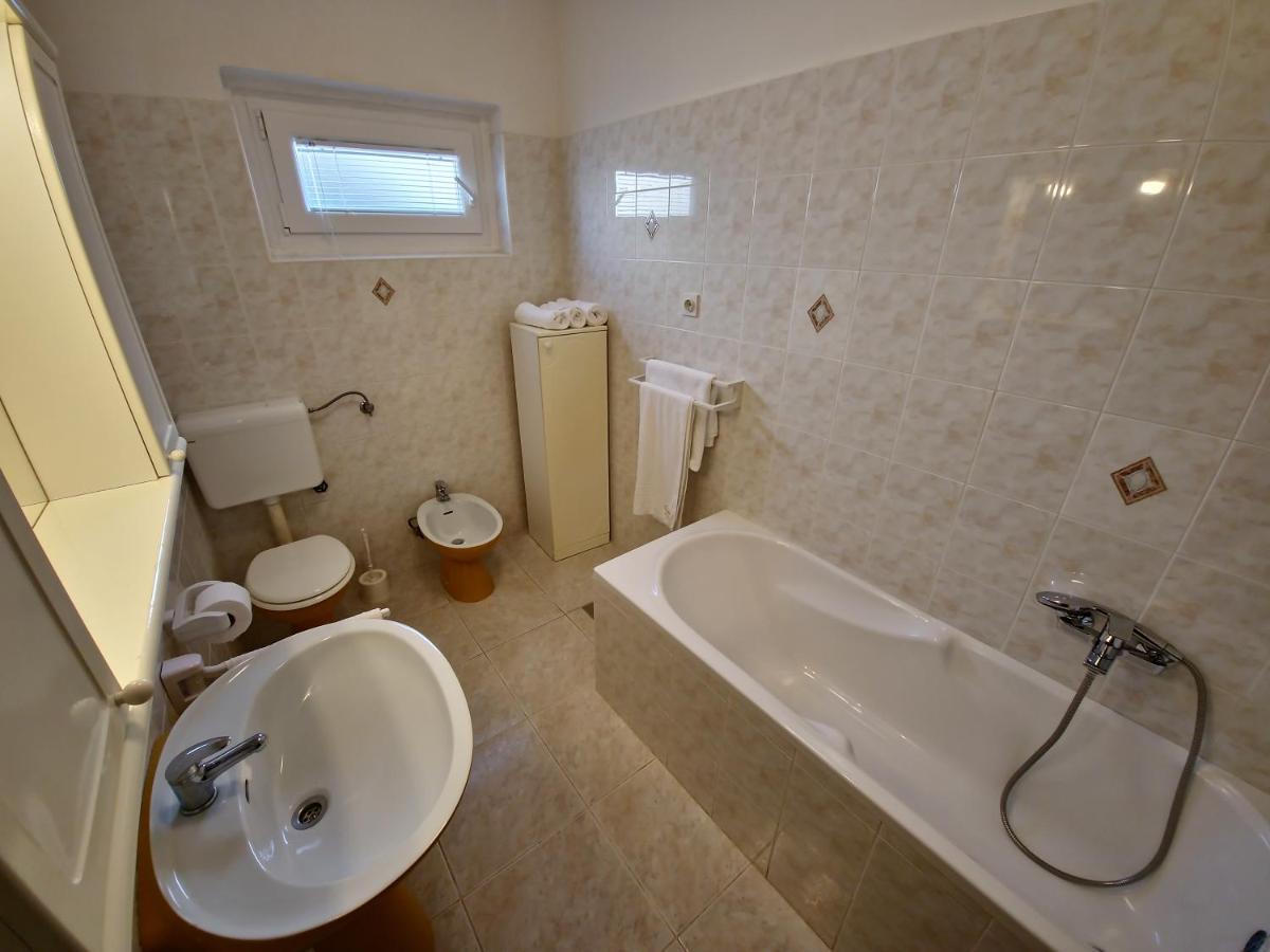 Apartments Cacija Trogir Eksteriør bilde